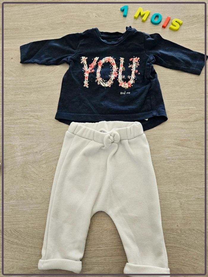 Tenue pantalon + t-shirt 1 mois
