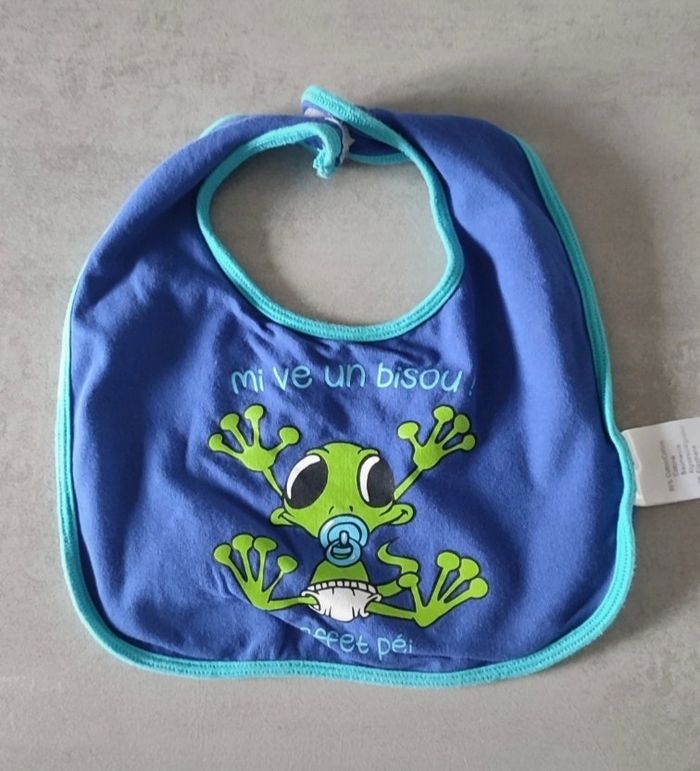 Bavoir bleu grenouille taille 3-6 mois - photo numéro 1