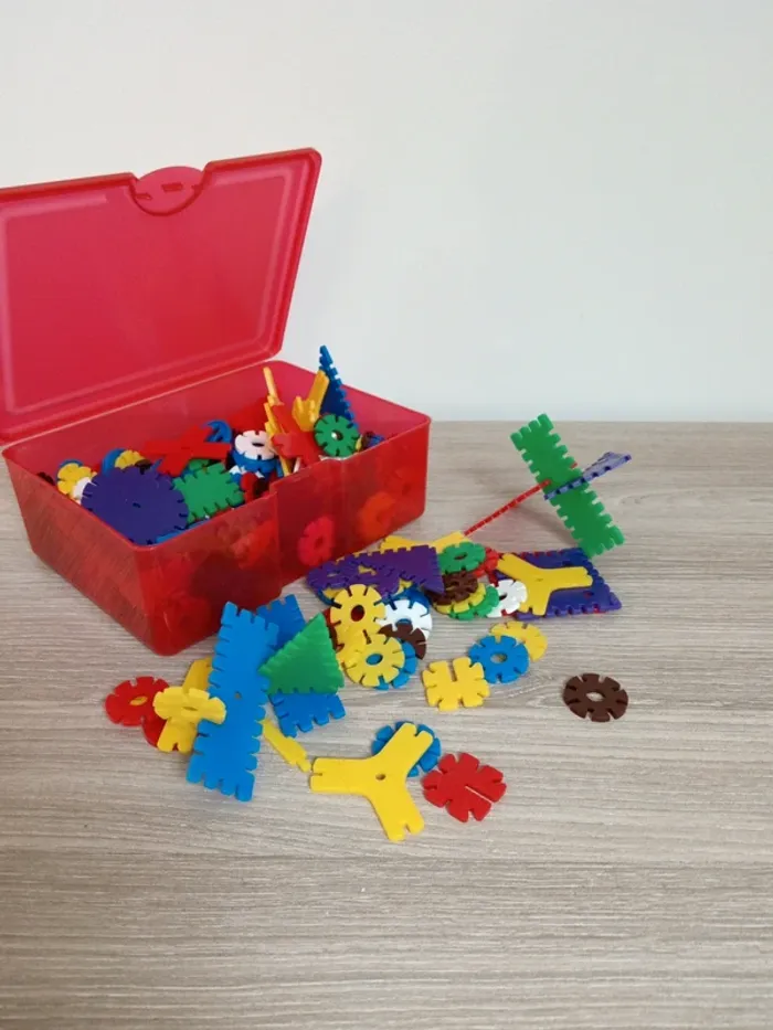 Boîte de jeux d'empiècements