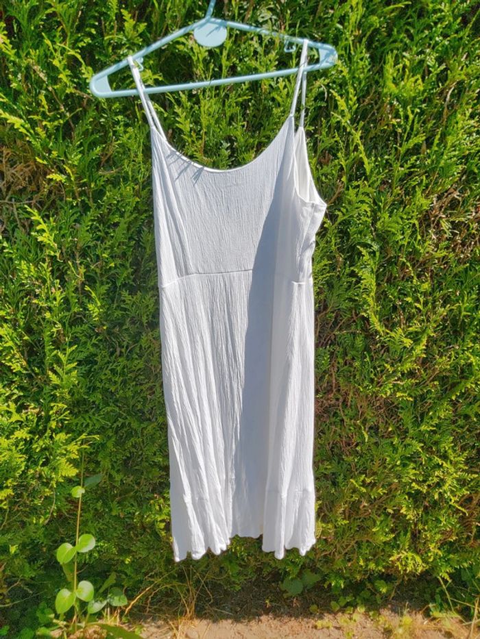 Robe blanche à bretelles - photo numéro 6