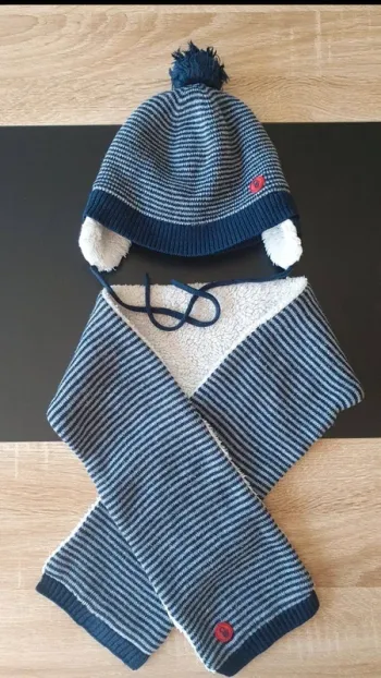 Ensemble bonnet et écharpe 6-12 mois