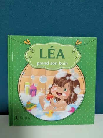Livre Léa prend son bain