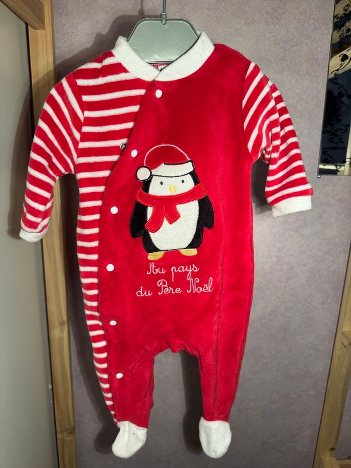 Pyjama de Noël bébé – Pingouin rouge – Velours doux – Taille 3M