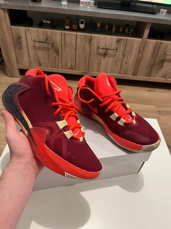 Nike zoom freak 1 red