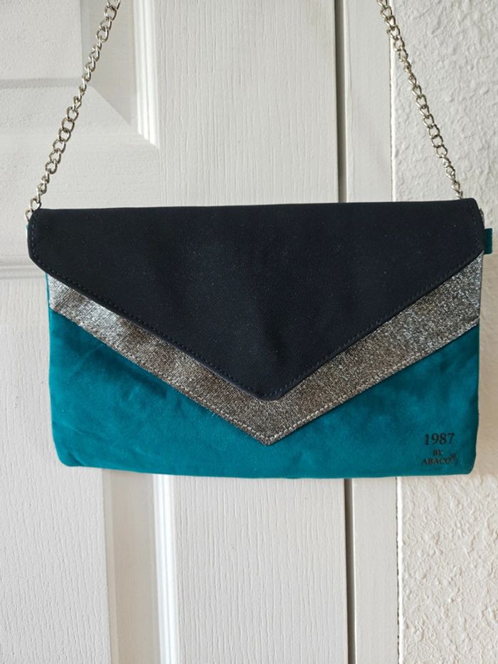 Pochette bleu neuve