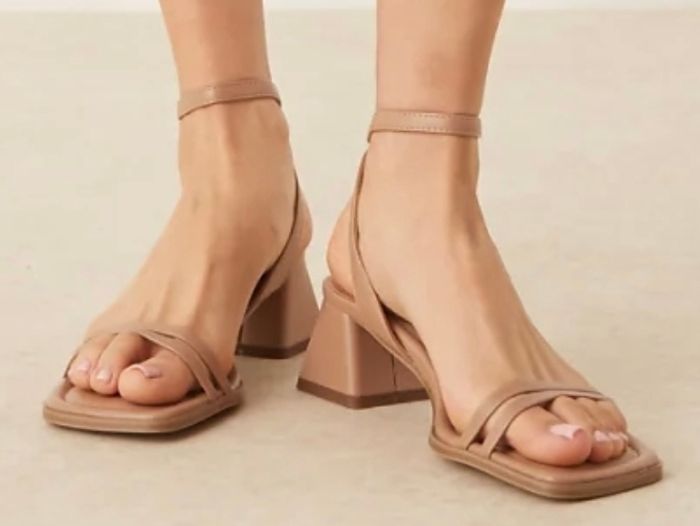 ASOS DESIGN – Sandales à talon carré mi‑haut beige « Honeydew » – Neuf / Taille 38