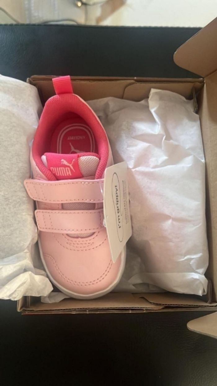 Basket Puma pour enfants- filles 
Taille disponible 19, 20, 21, 22

Prix ferme
