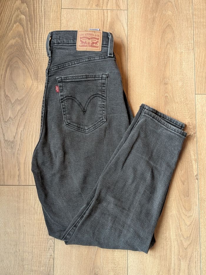 Jean levis high waisted mom w28L27 gris