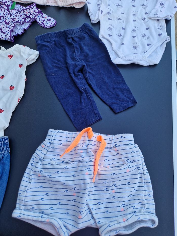 Lot vêtements 6mois fille N 2 - photo numéro 3
