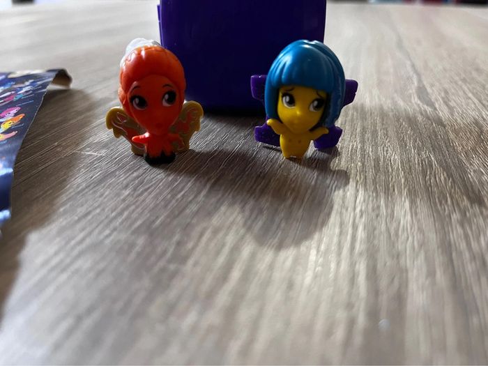 2 figurines Genie Girls - photo numéro 2