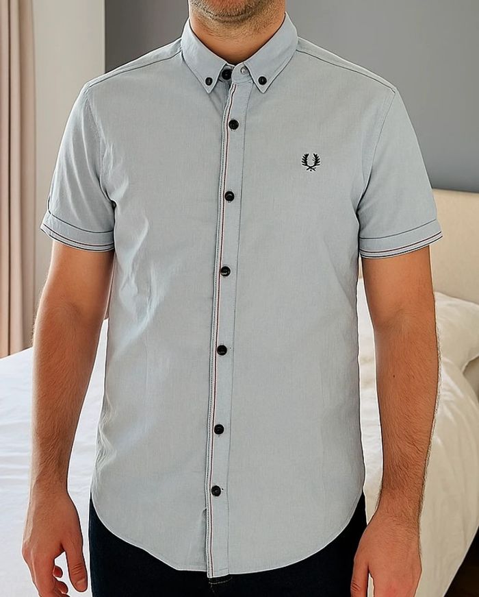 👕 Chemisette bleu clair Fred Perry – Taille M - 100% coton – Très bon état