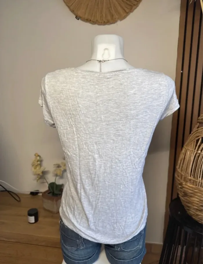 T-shirt léger gris - photo numéro 4
