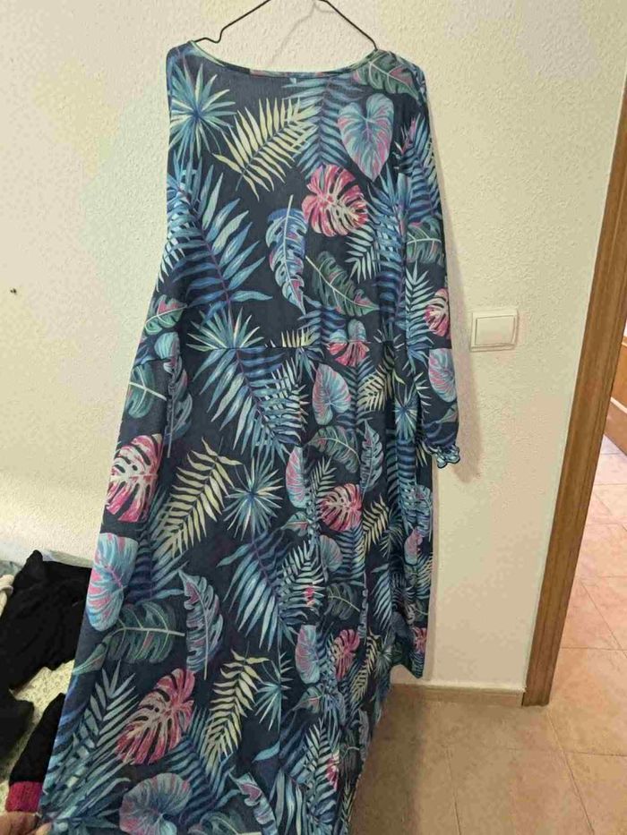 Robe longue a fleur bleu taille 52 fente