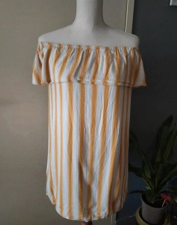 Jolie tunique épaules dénudées taille M