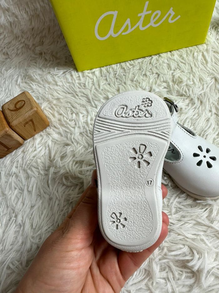Paire de chaussures blanches aster taille 17 - photo numéro 5