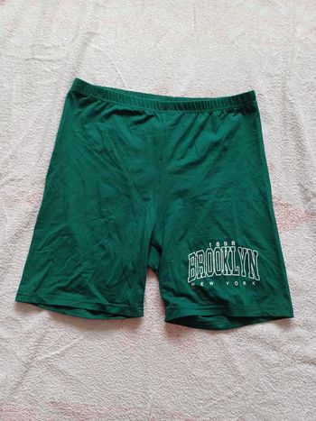 Short vert taille 40