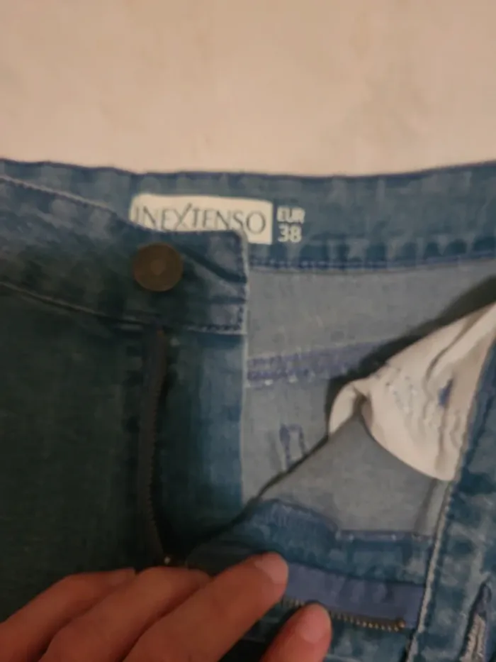 Short en jean taille 38 - photo numéro 2