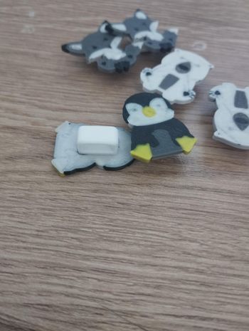 Pin's crocs