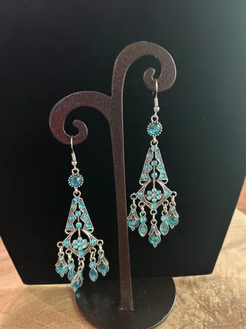 Boucles d'oreilles neuves