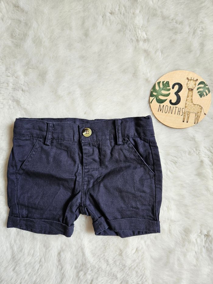Lot 2 short 3 mois - photo numéro 2