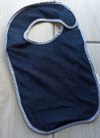 🐻 Bavoir bleu marine et blanc 🐻