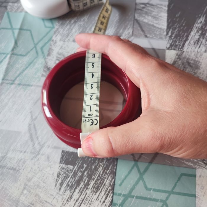 Lot bracelet résine bordeaux mango le rond est fendu mais ne gêne en rien - photo numéro 3