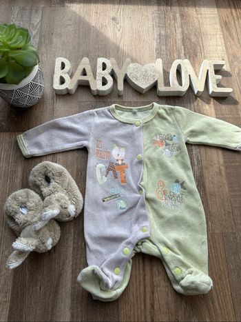 - Pyjama  - Naissance  - Très bon état