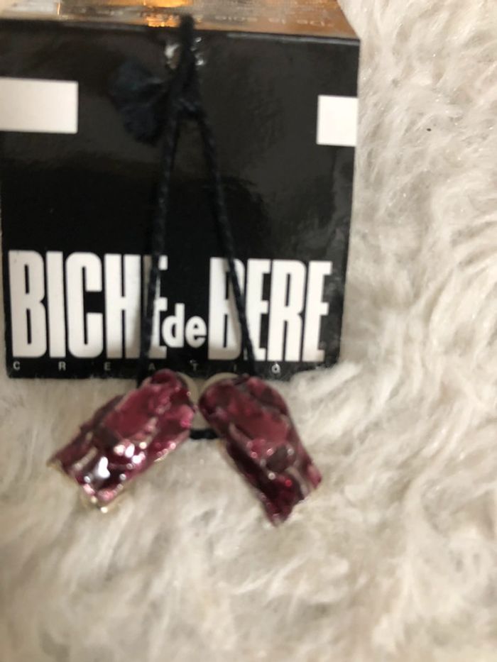 Boucles d’oreilles de créateur biche de bere « cassis » à clips NEUVES