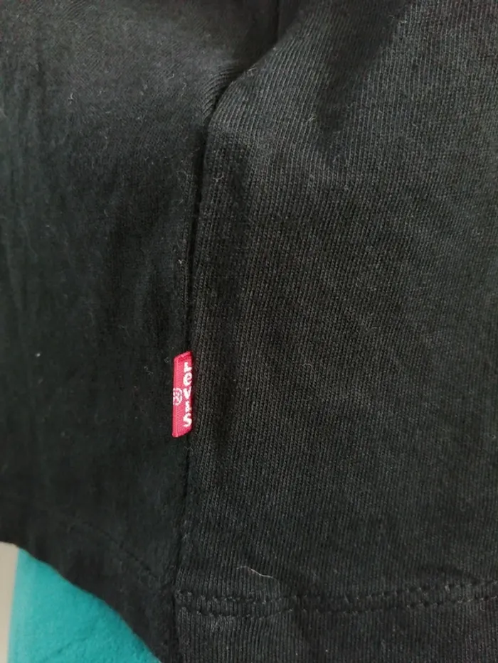 Top noir écriture multicolore / Levi's / (M) - photo numéro 3