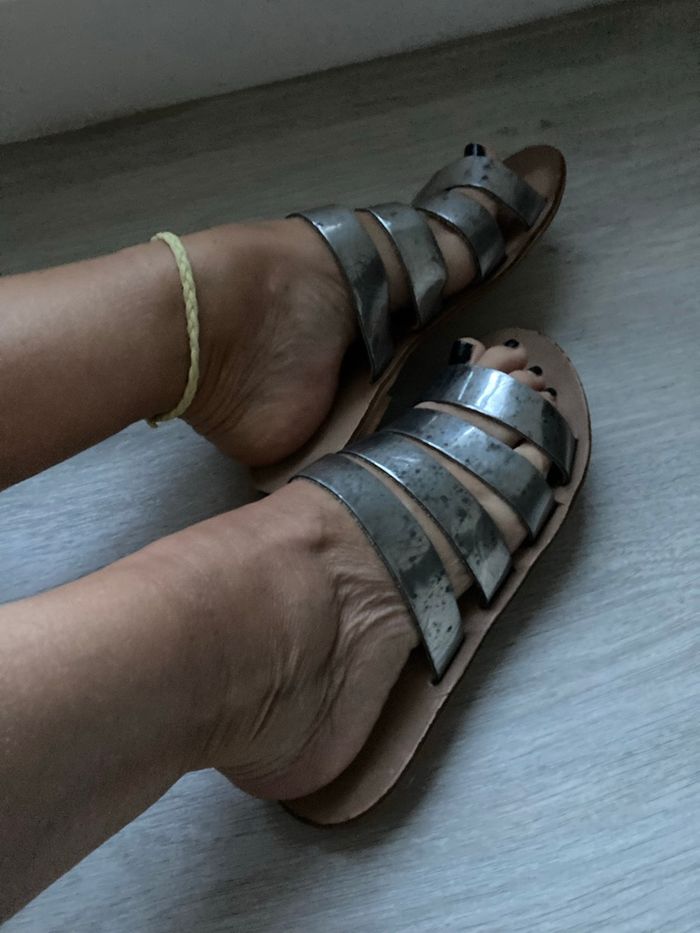 Sandales+ chaussettes offertes - photo numéro 3