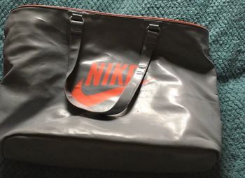 Sac de sport vintage gris et orange Nike