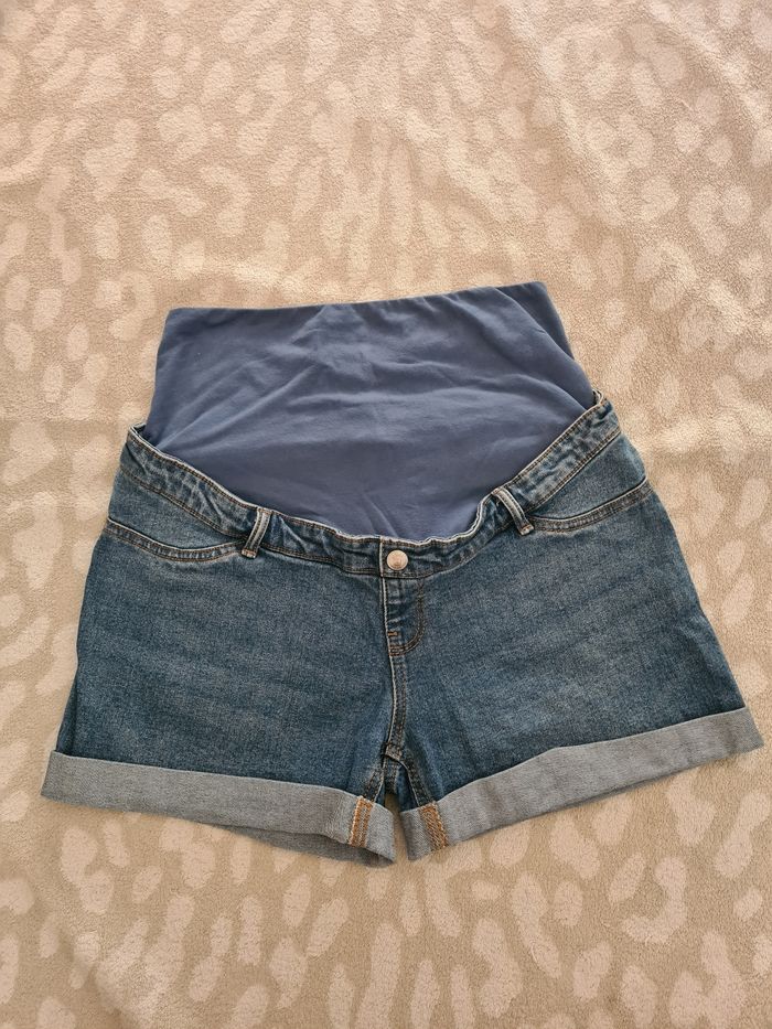 Short maternité