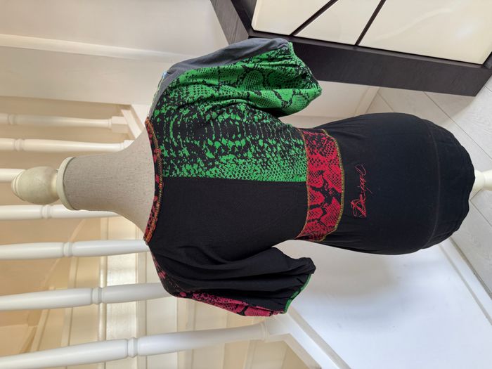 T Shirt Desigual noir et multicolore avec broderies fleuries - photo numéro 4