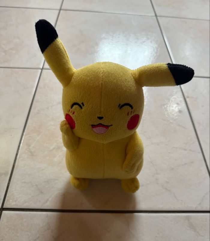 Lot de 2 Peluches Pikachu - photo numéro 4