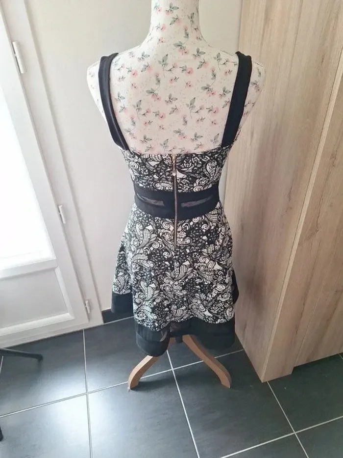 Robe noir et blanc - photo numéro 5