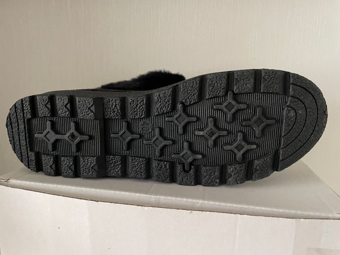 Belle Paire de Chaussons ou Boots Fashion - photo numéro 4