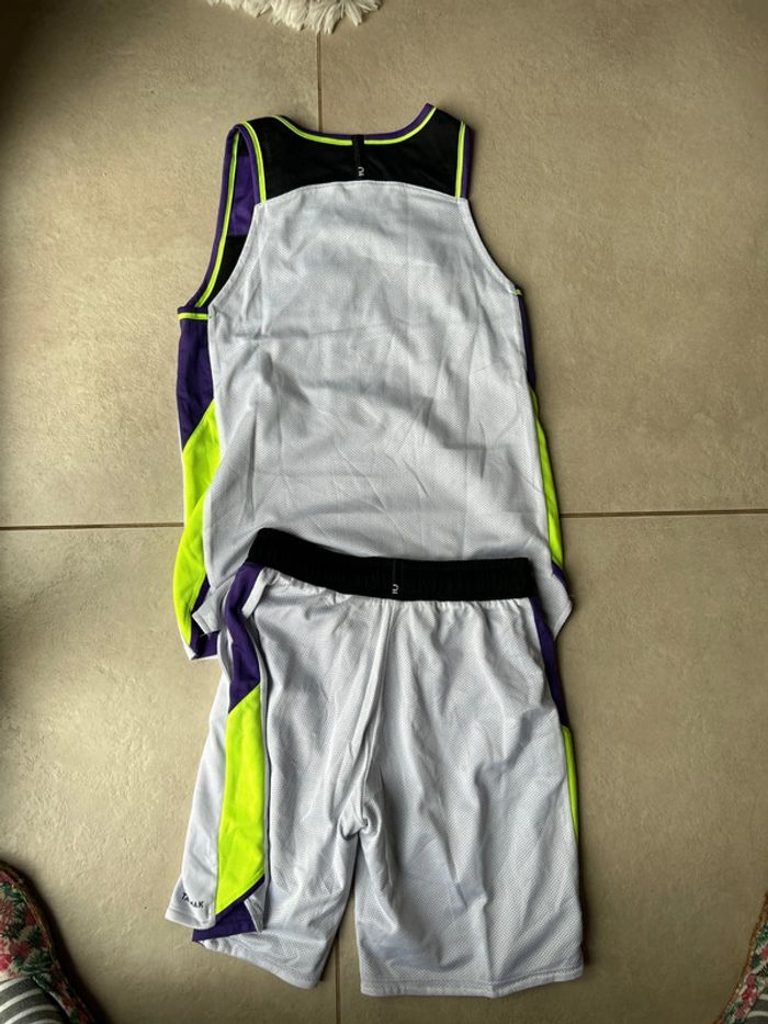 Tenue basketball réversible - photo numéro 2