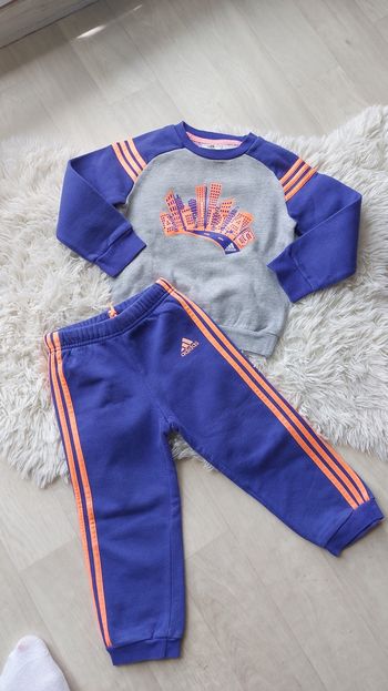 Ensemble jogging adidas 18/24 mois