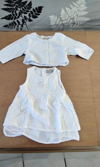 Robe  et son gilet  , blanc  , Wiplala  , 3M  62cm