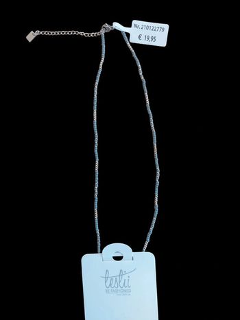 Collier de perles neuf avec étiquette-leslii