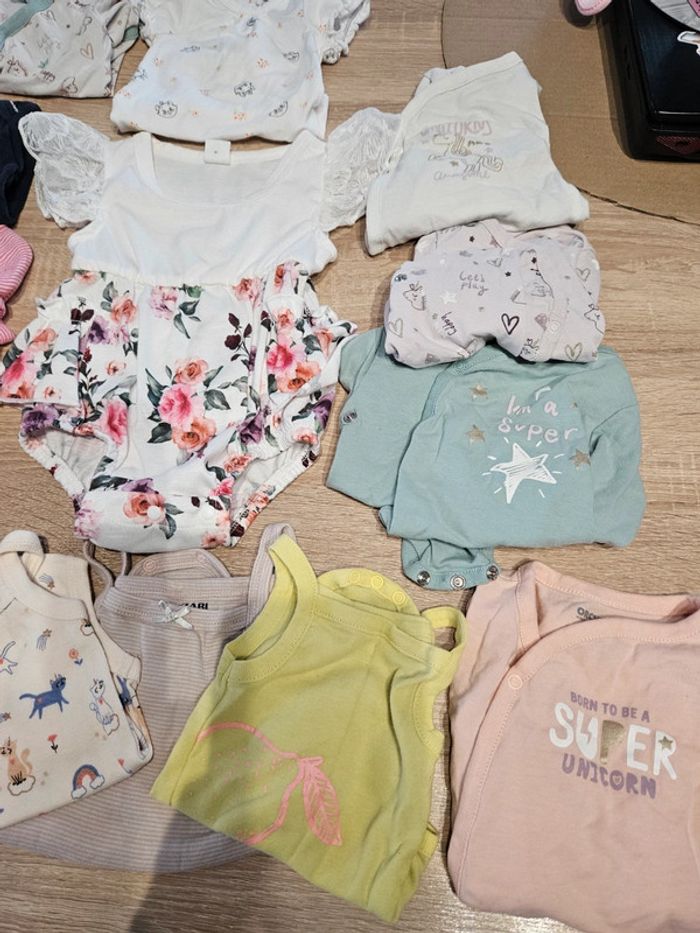 Lot bodies bébé 3 mois - photo numéro 3