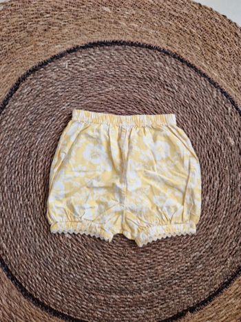 Joli short taille 3 mois