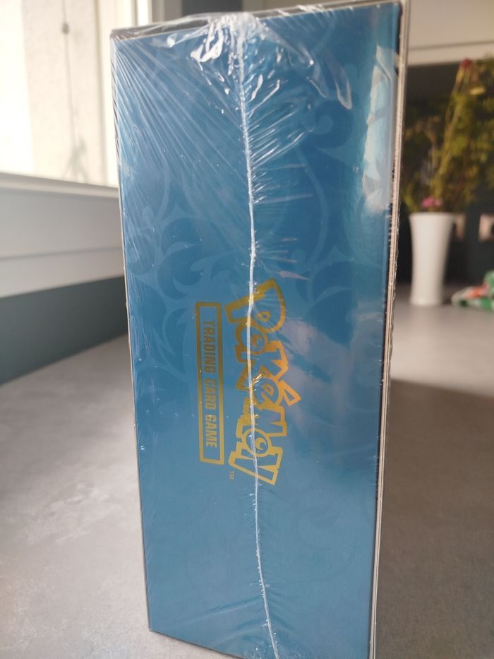 Pokémon - Coffret UPC Ultra Premium Dracaufeu - photo numéro 6