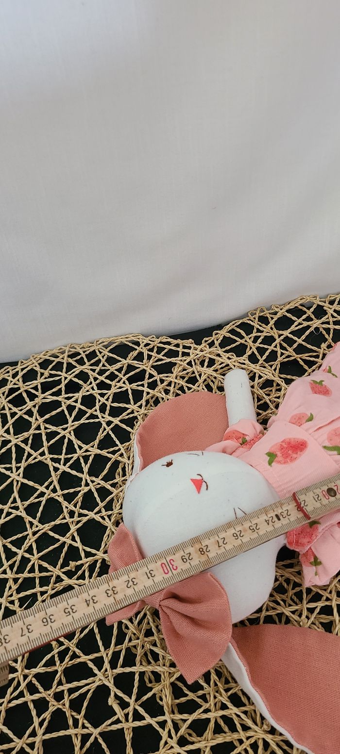 Poupée lapin avec robe fraise rose, poupée ancienne faite main, - photo numéro 2