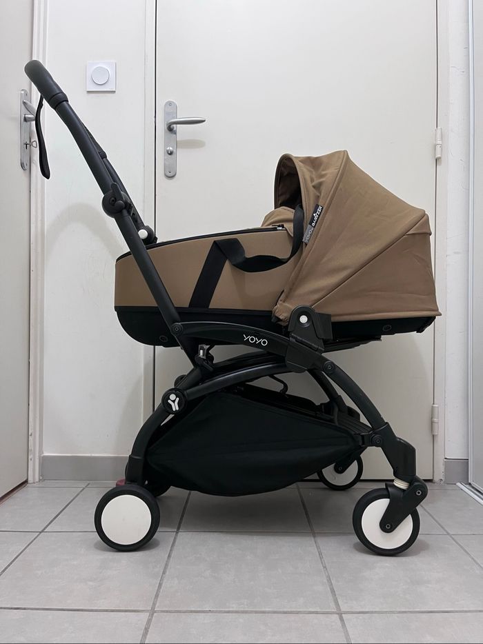 Poussette YOYO 2  avec nacelle toffee et pack 6+ noir