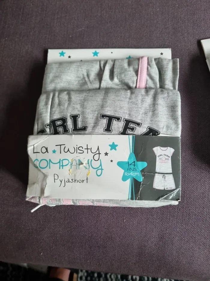 Lot de 2 pyjamas neufs fille 14 et 16 ans - photo numéro 2