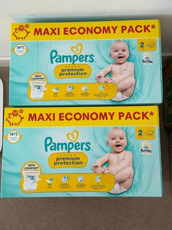 Lot de 2 cartons de couches taille 2 Pampers premuim protection 
