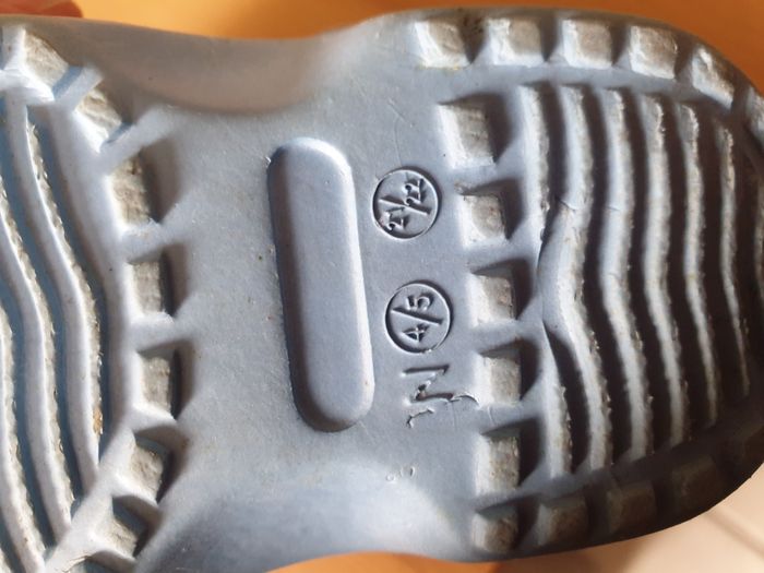 Crocs bleues - Taille 21-22 - photo numéro 2