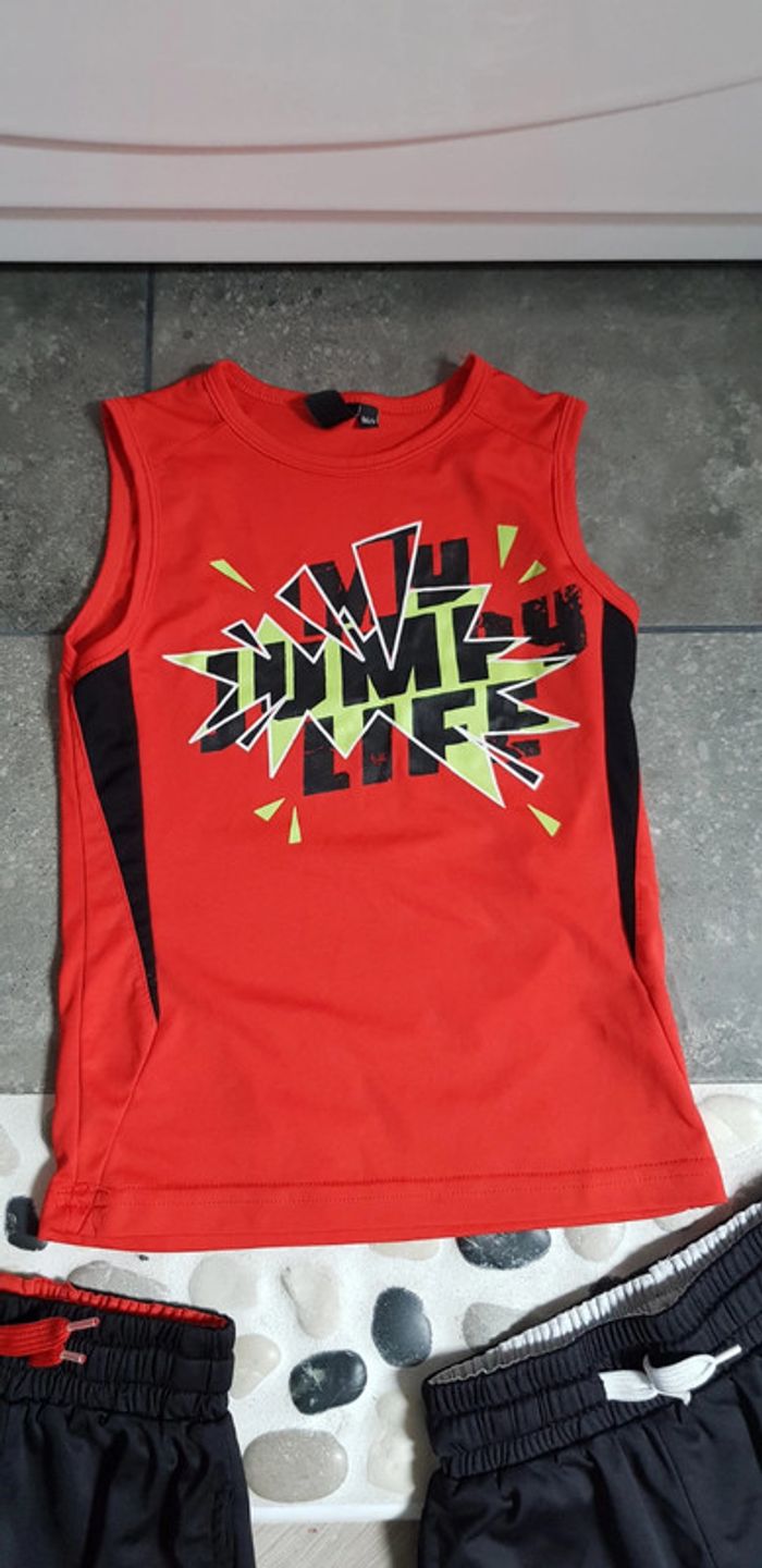 Lot short et t-shirt taille 8 ans - photo numéro 4