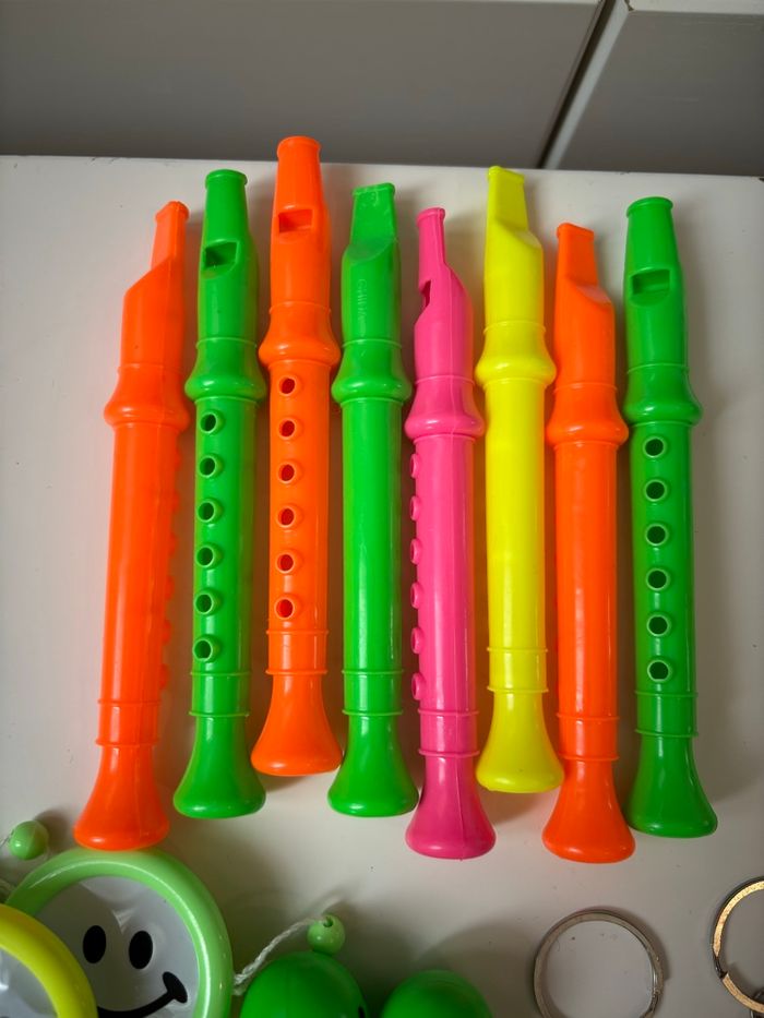 Lot de 70 jouets assortiments enfant fête - photo numéro 4